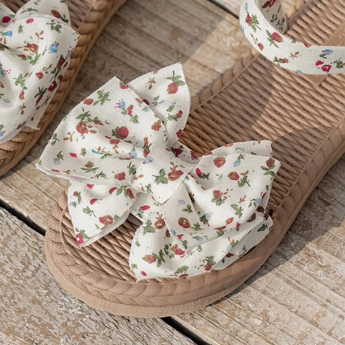 Kids' Open Toe Platform Sandals - Stylish Summer Slides with Bow Tie Design, Perfect Outdoor Footwear