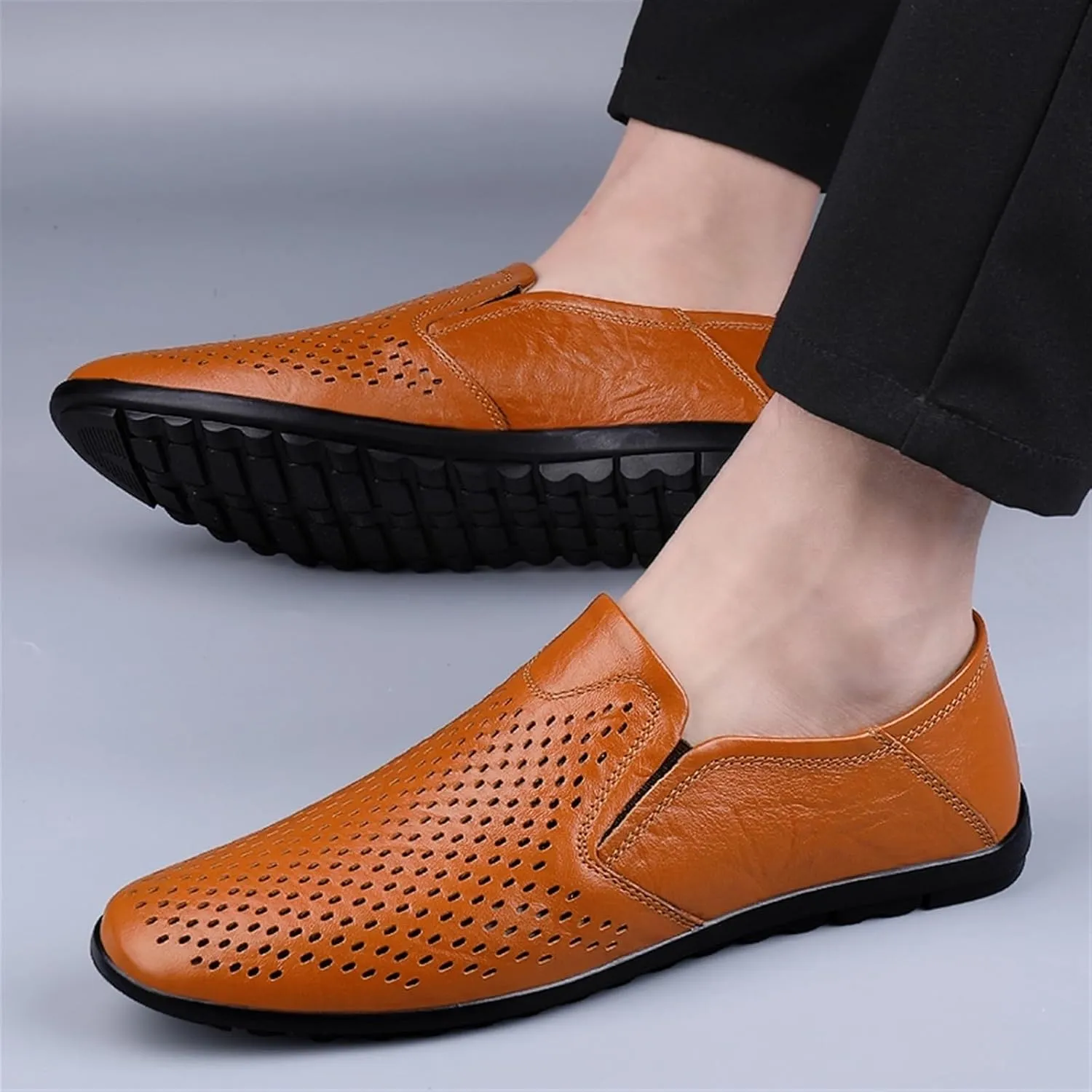 Men's Lightweight Leather Loafers – Breathable Driving Shoes with Anti-Slip Sole, Comfortable Flat Heel, Ideal for Weddings and Casual Wear