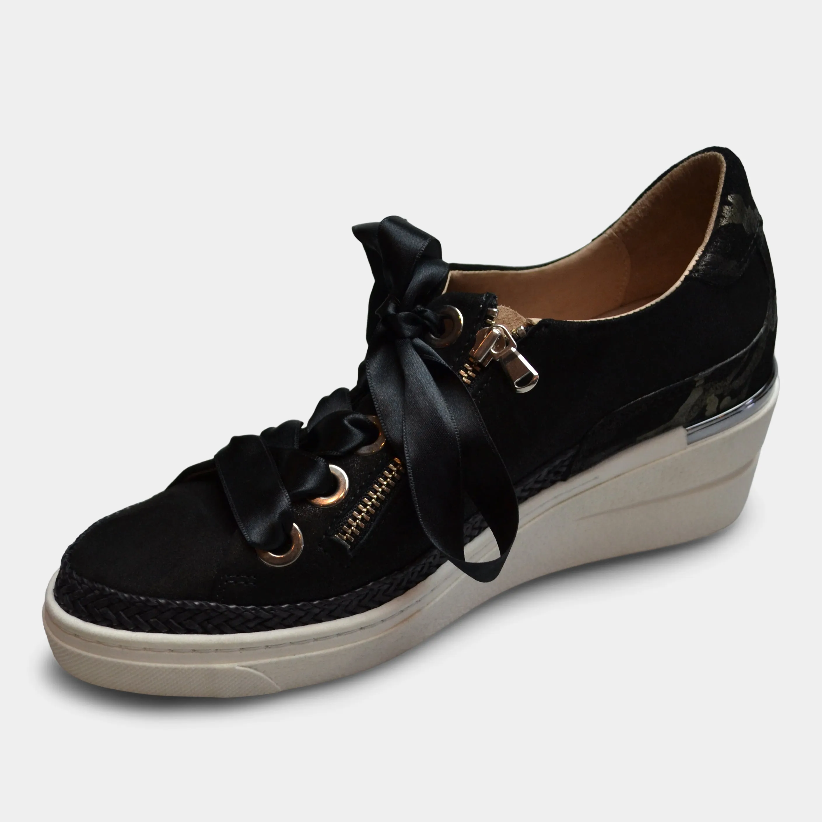 SOFTWAVES SNEAKER WEDGE IN BLACK