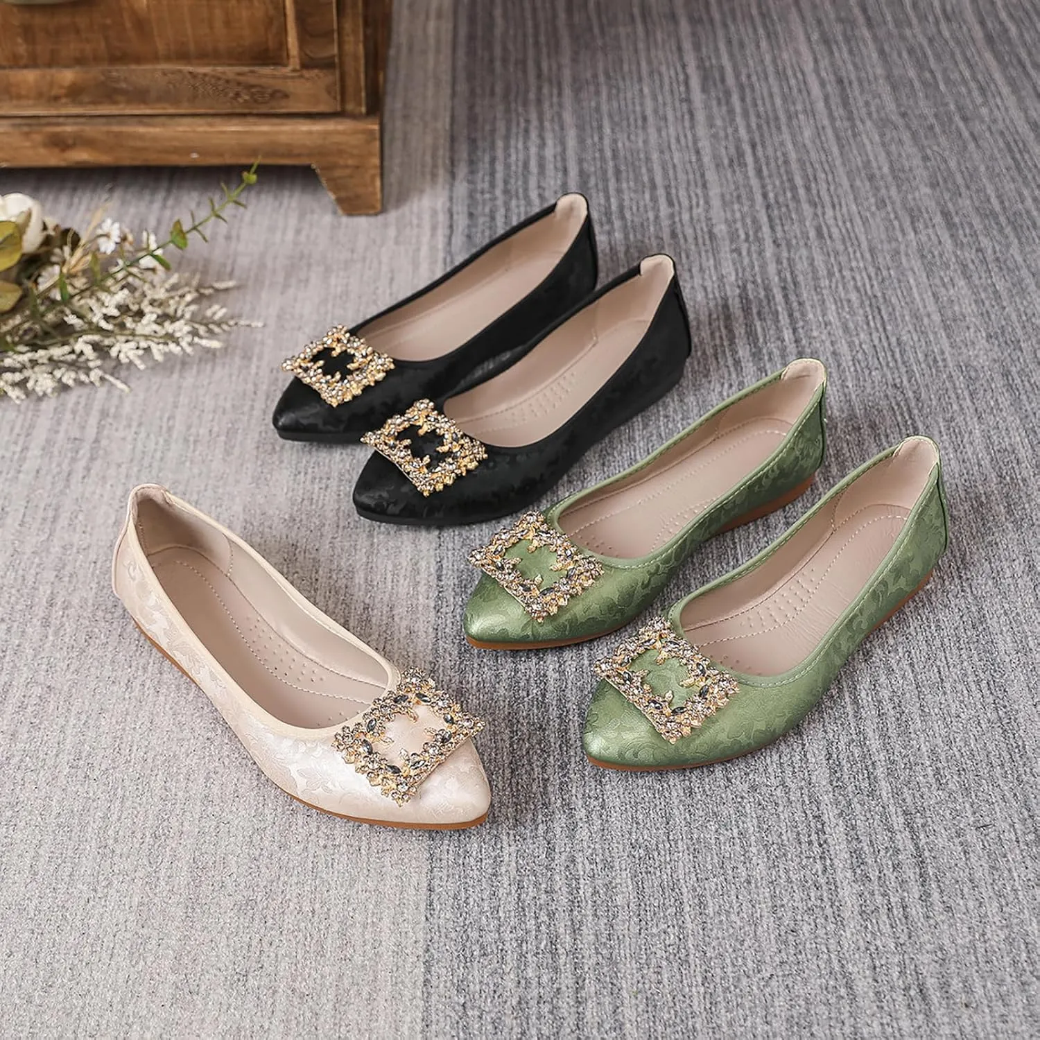 Women's Flats, Foldable Ballet Flats for Women, Sparkly Rhinestone Buckle Pointed Toe Comfort Light Weight Slip-On Dress Shoes