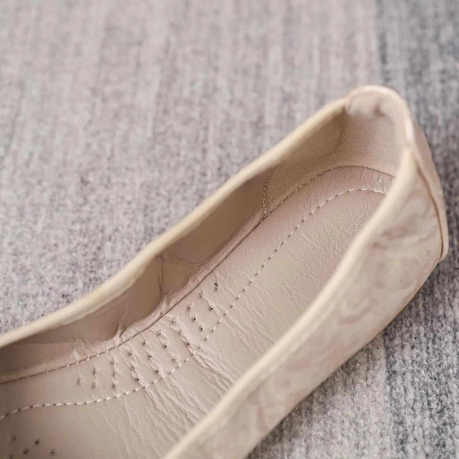 Women's Flats, Foldable Ballet Flats for Women, Sparkly Rhinestone Buckle Pointed Toe Comfort Light Weight Slip-On Dress Shoes
